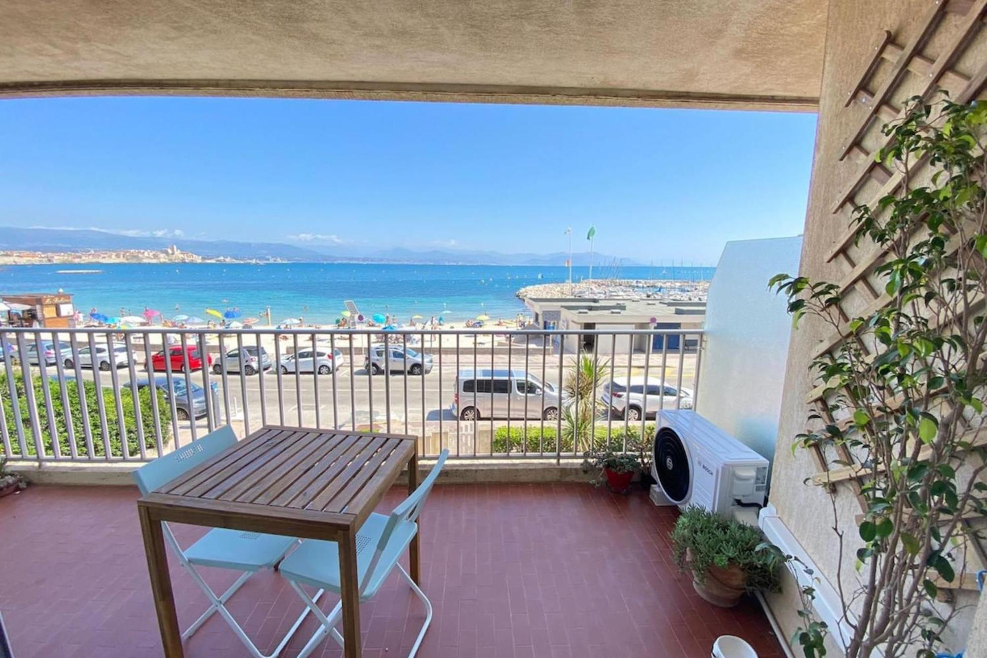 06At1 - Cosy Seaside Studio In An Ideal Location อองทีบส์ ภายนอก รูปภาพ