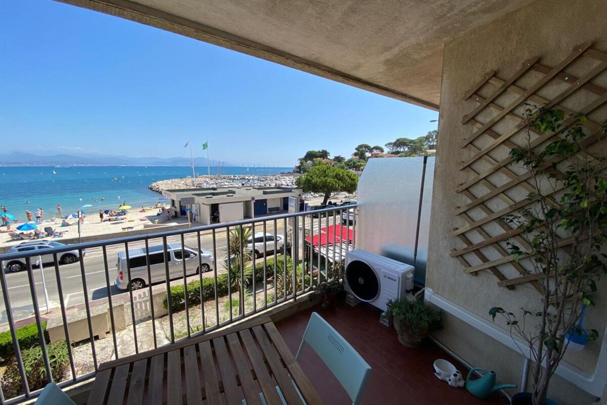 06At1 - Cosy Seaside Studio In An Ideal Location อองทีบส์ ภายนอก รูปภาพ