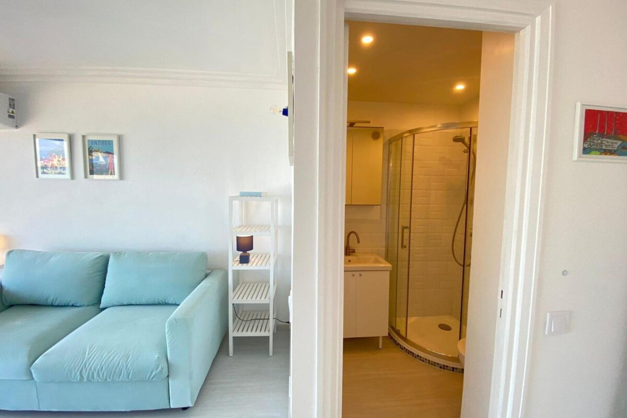 06At1 - Cosy Seaside Studio In An Ideal Location อองทีบส์ ภายนอก รูปภาพ