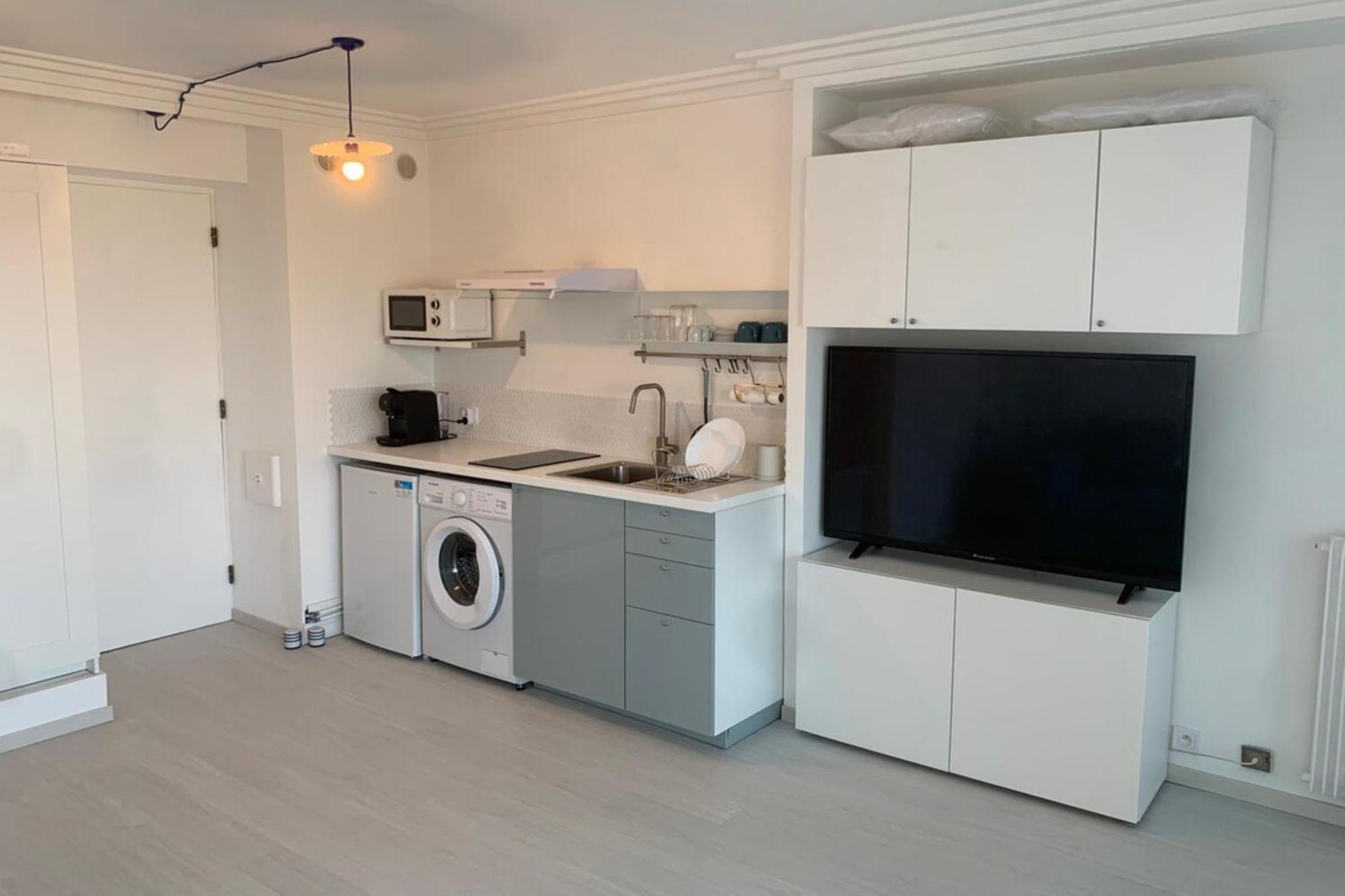 06At1 - Cosy Seaside Studio In An Ideal Location อองทีบส์ ภายนอก รูปภาพ