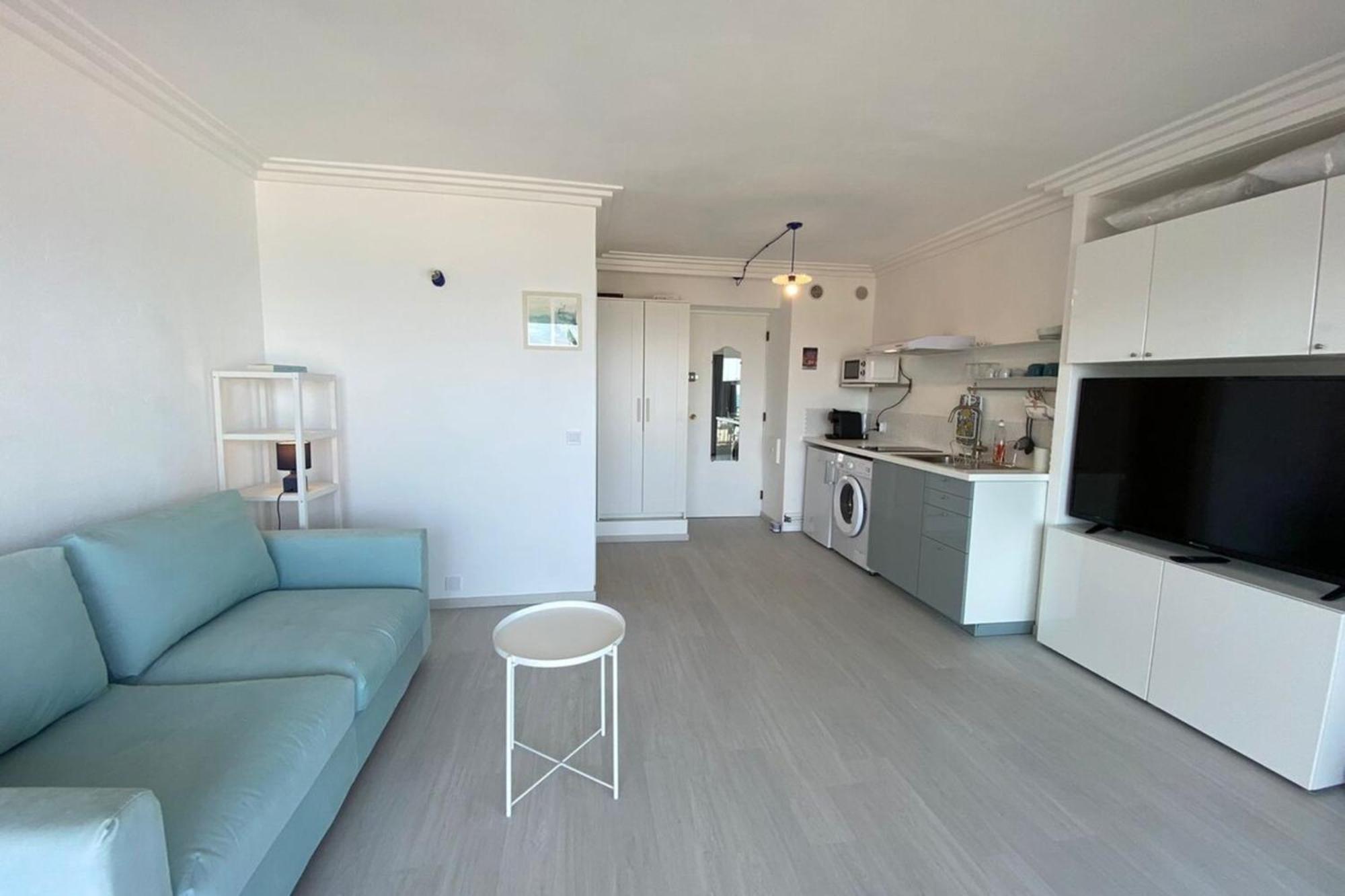 06At1 - Cosy Seaside Studio In An Ideal Location อองทีบส์ ภายนอก รูปภาพ